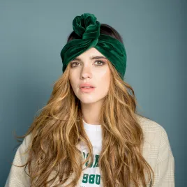 Opaska twistband z zielonego aksamitu.