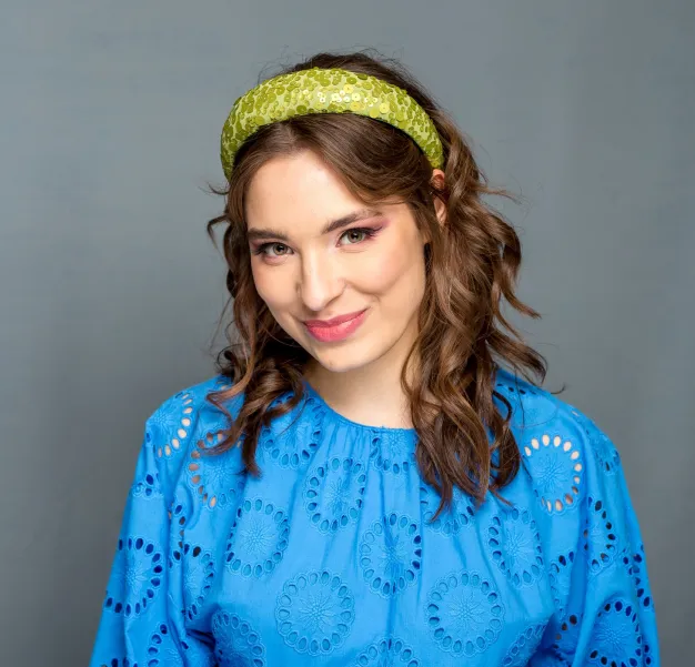 Limonkowa modna opaska w cekiny.