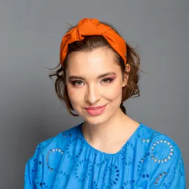 Opaska handmade w kolorze dyni z cynamonem.