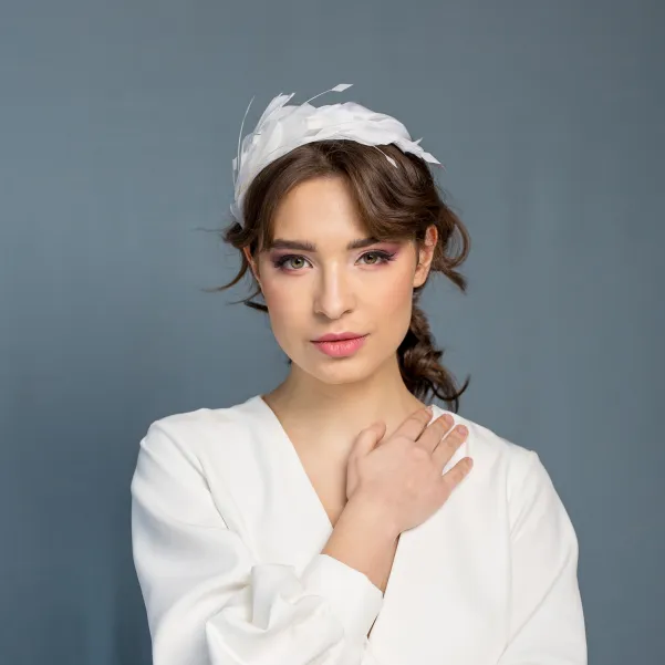 Opaska do włosów ślubna z piór.