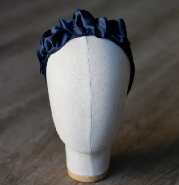 Elegancka opaska damska satynowa granatowa.