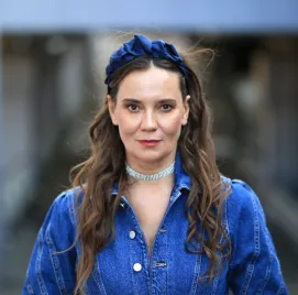 Elegancka opaska damska satynowa granatowa.