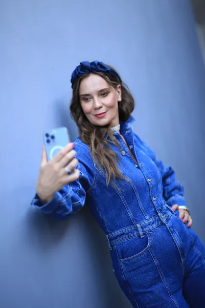 Elegancka opaska damska satynowa granatowa.