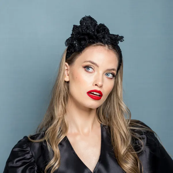 Wieczorowa ozdobna opaska do włosów.