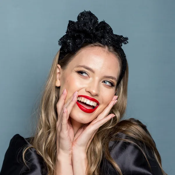 Wieczorowa ozdobna opaska do włosów.