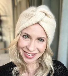 Czapka wełniana, włochata turban kremowa, waniliowa.