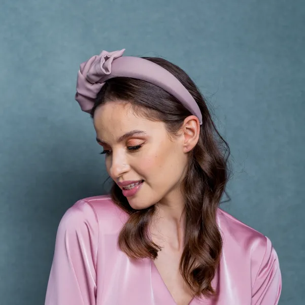 Gruba opaska z kokardą brudny róż.