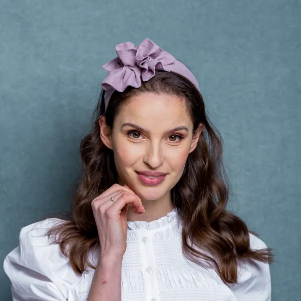 Opaska damska z ozdobnym  a'la kwiatem lila-róż.