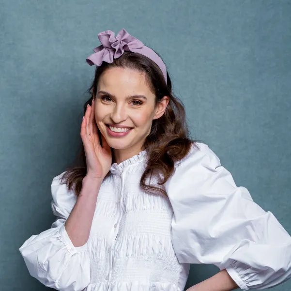 Opaska damska z ozdobnym  a'la kwiatem lila-róż.