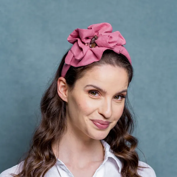 Lniana różowa opaska boho z naturalnymi kamieniami.