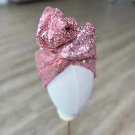 Obłędny turban twistband w różowe cekiny.