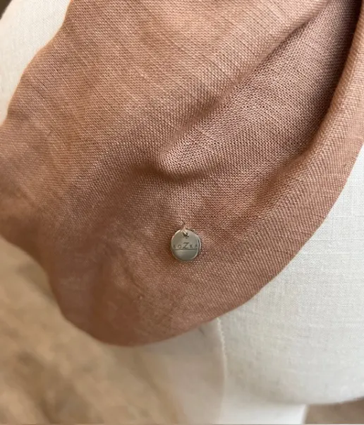 Lniana opaska turban w naturalnym odcieniu nude.