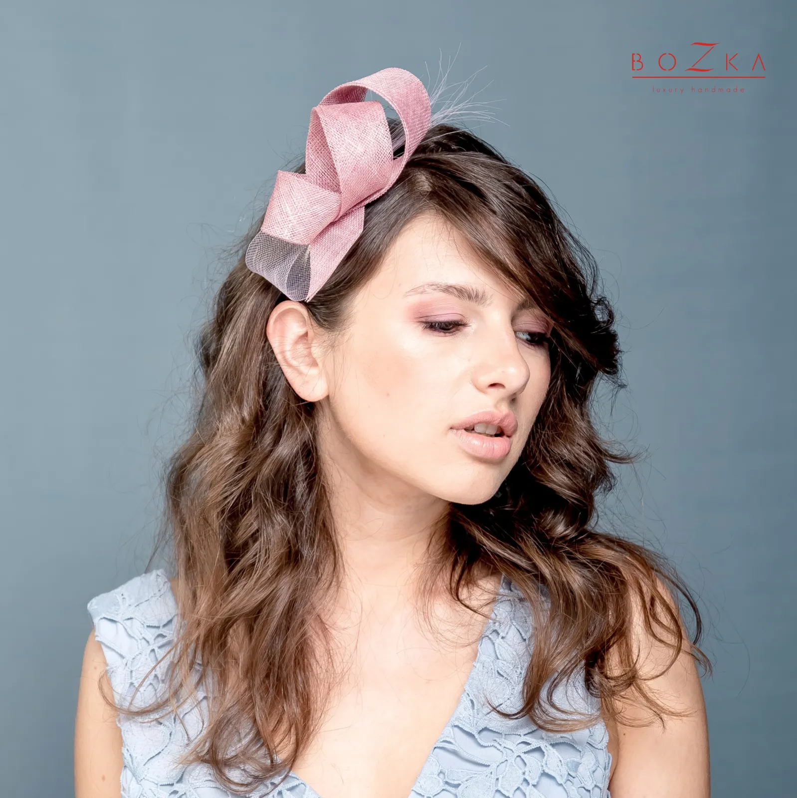 Opaska do włosów brudny róż.