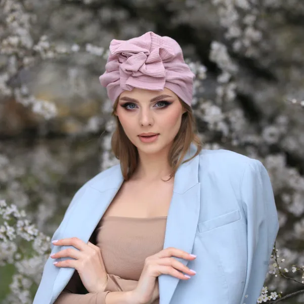 Ozdobna czapka-turban damska pudrowy róż.