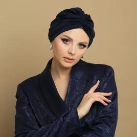 Granatowe nakrycie głowy czapka- turban kobiecy satynowy.