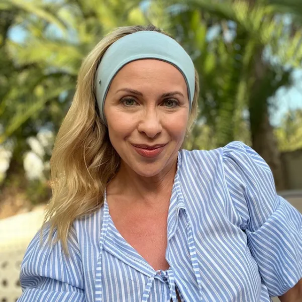 Modna elastyczna opaska damska szałwiowa.