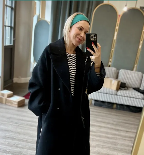 Zielona szeroka bawełniana damska opaska do włosów. Zielona szeroka bawełniana damska opaska do włosów.