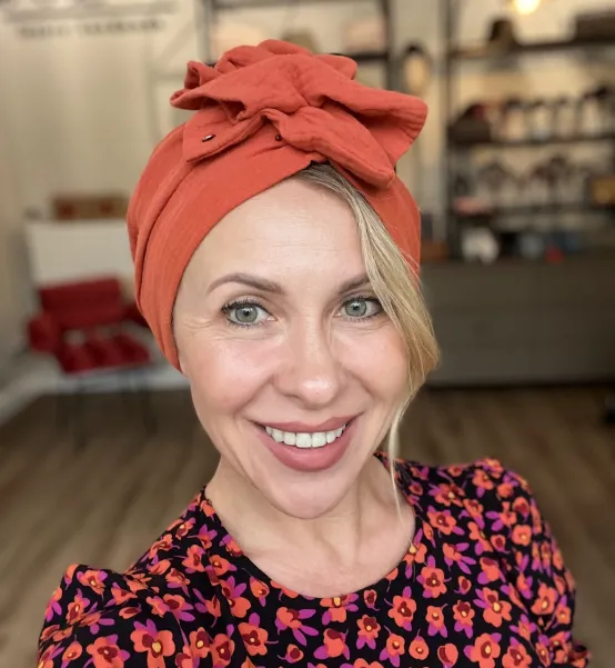 Ozdobny turban bawełniany pomarańczowy.