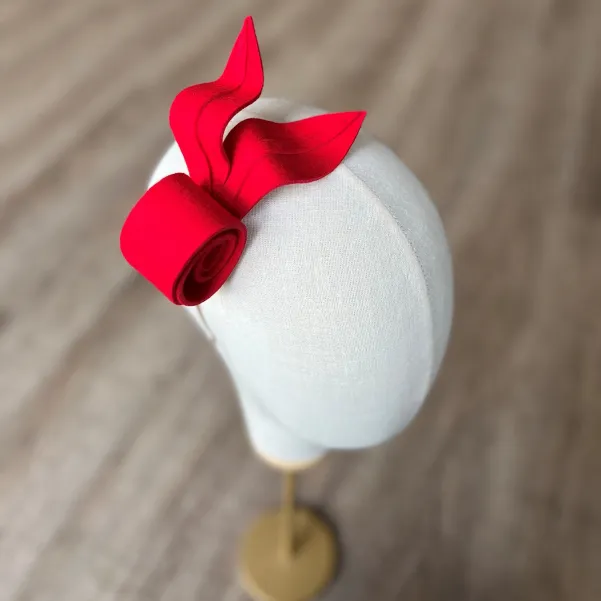 Ozdoba do włosów- Czerwony kwiat.