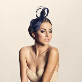 Geometryczny wieczorowy fascynator