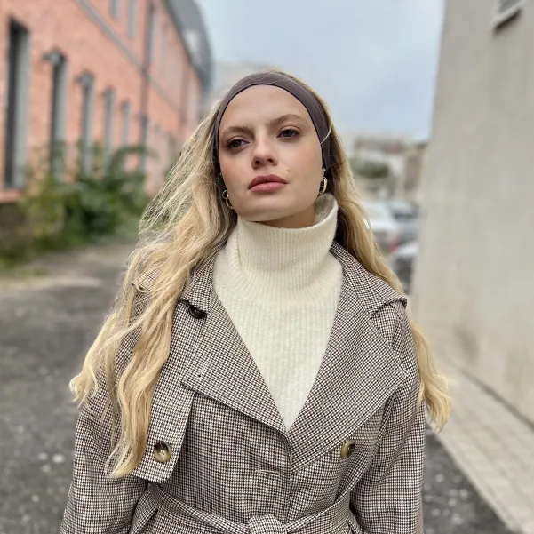 Wygodna elastyczna opaska na głowę gorzka czekolada