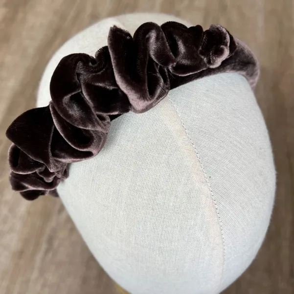 Burgudowa ozdobna opaska damska z aksamitu.