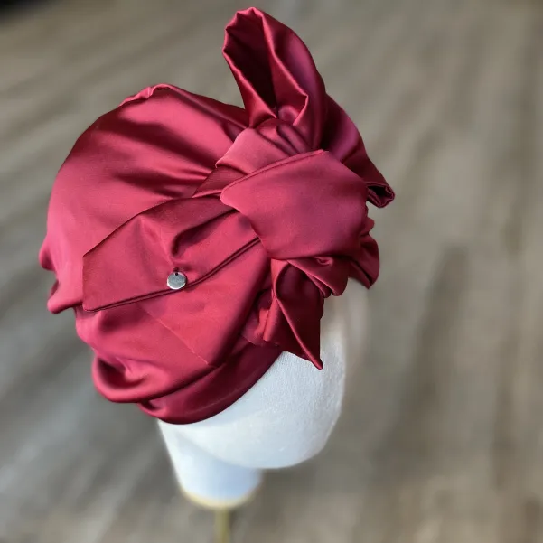 Stylowy turban na włosy satynowy z kokardą bordowy