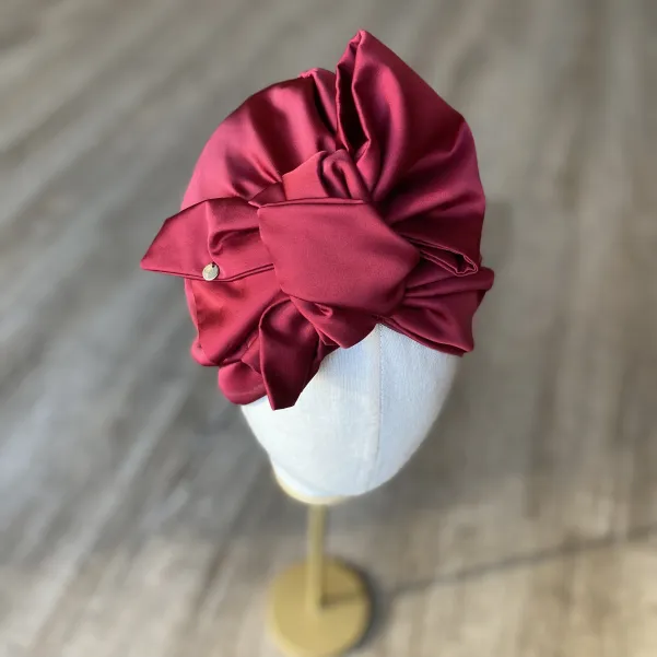 Stylowy turban na włosy satynowy z kokardą bordowy