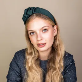 Kobieca opaska z artystyczną kokardą butelkowa zieleń