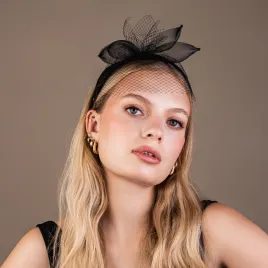 Czarny, wieczorowy fascynator na głowę