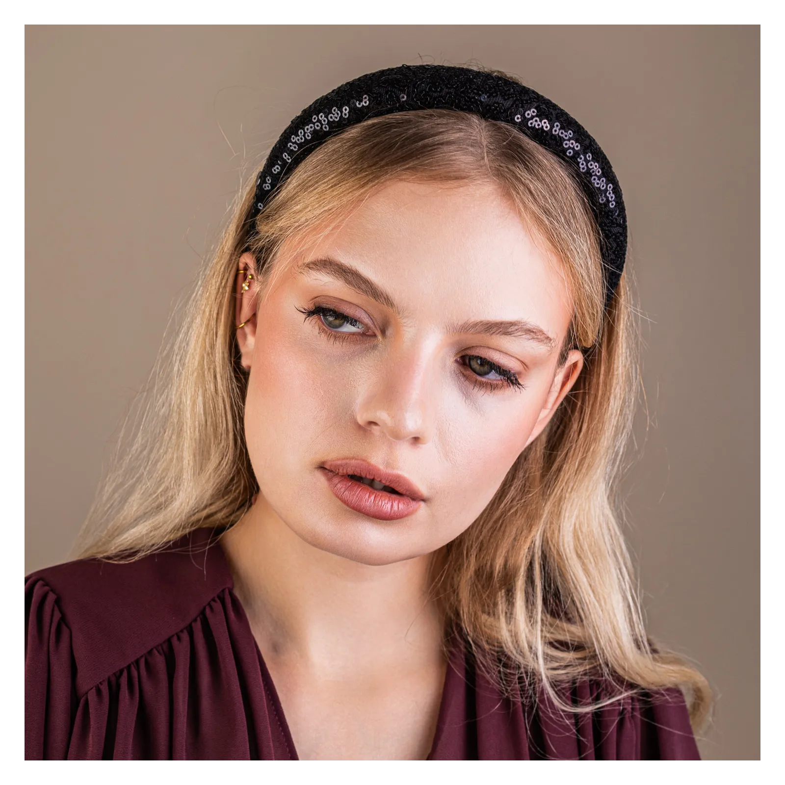 Cekinowa błyszcząca opaska czarna