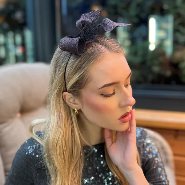 Wytworna ozdoba do włosów nieoczywisty brąz z woalką Wytworna ozdoba do włosów nieoczywisty brąz z woalką