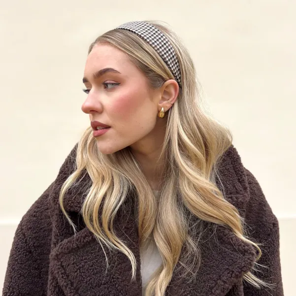 Modna kobieca opaska w pepitkę brązowo-czarna