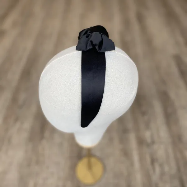 Kobieca opaska z kokardą czarna satynowa