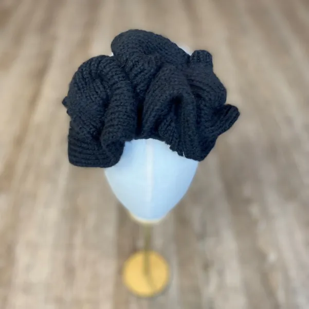 Szeroka, wełniana opaska damska na głowę elegancka zdobiona. Szeroka, wełniana opaska damska na głowę elegancka zdobiona.