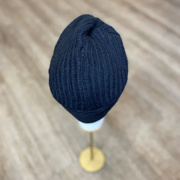 Czapka czarna damska a'la turban moher alpaka. Czapka czarna damska a'la turban moher alpaka.