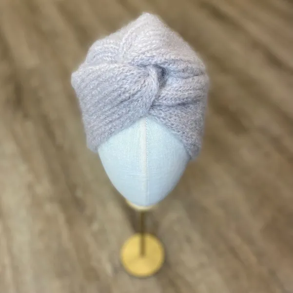 Stylowe jesienne nakrycie głowy- moherowy turban.