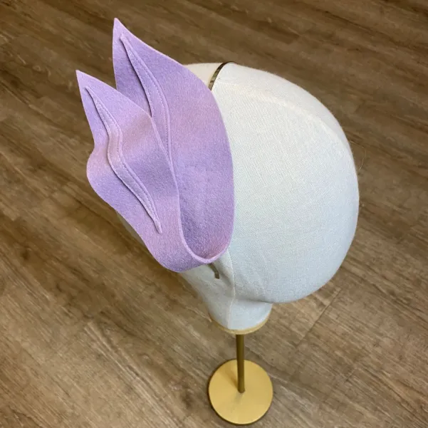 Nowoczesny stroik do włosów na wesele lila róż.