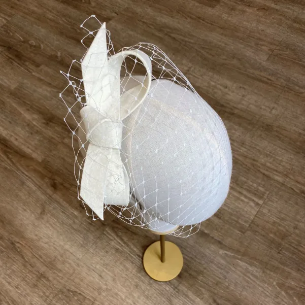 Ozdobna opaska ślubna szalona odwrócona kokarda.