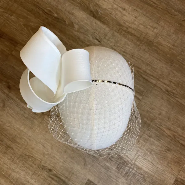 Duża ozdoba ślubna do włosów z jedwabiu