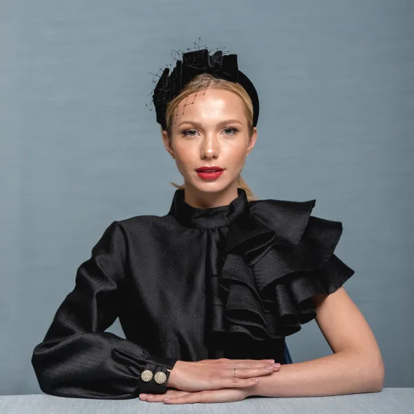 Gruba aksamitna wieczorowa opaska damska. Gruba aksamitna wieczorowa opaska damska.