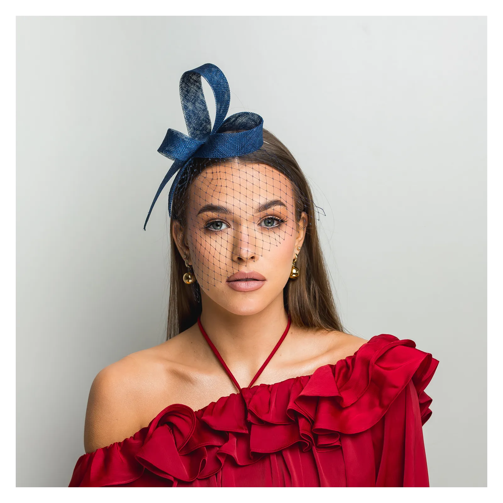 Granatowy przestrzenny fascynator