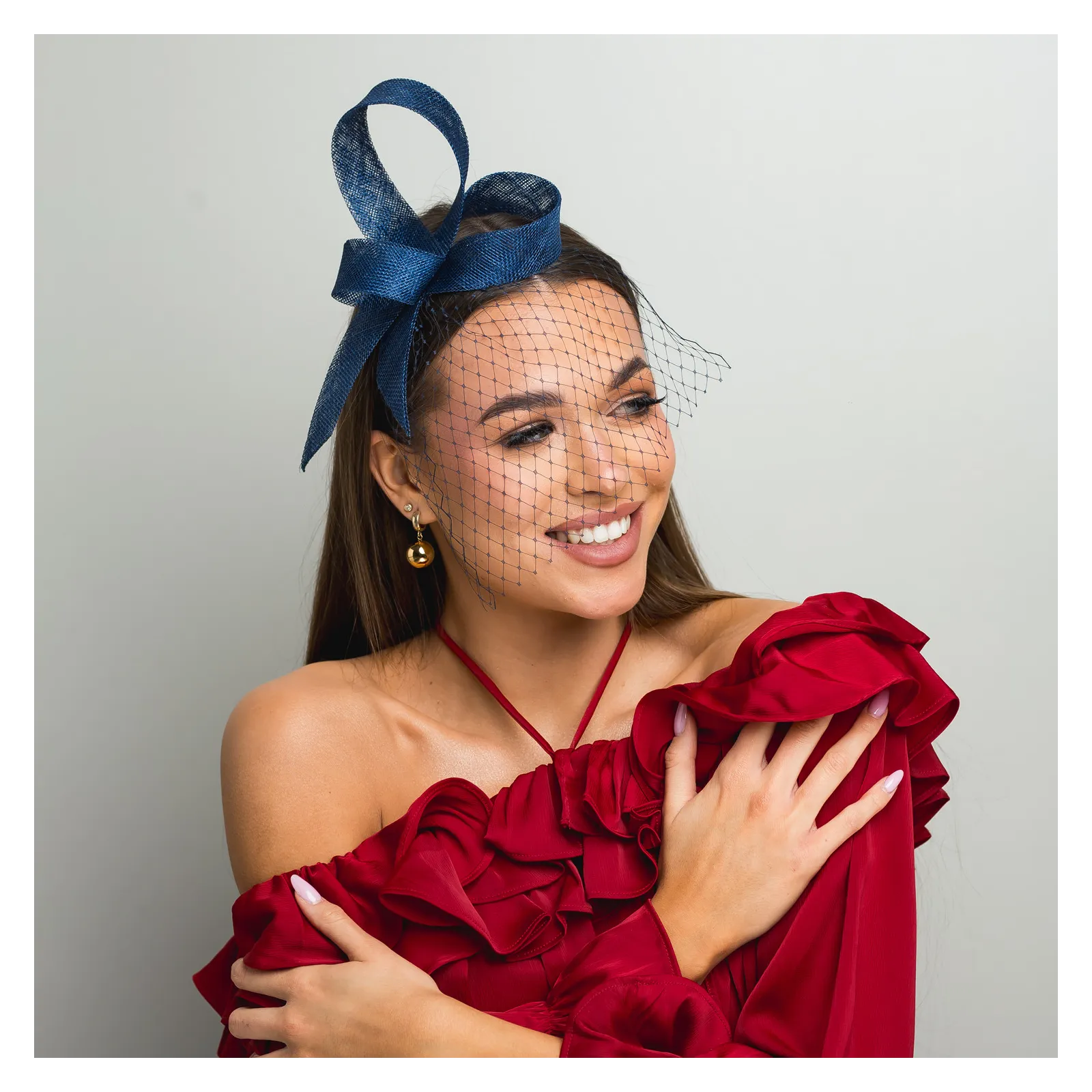 Granatowy przestrzenny fascynator