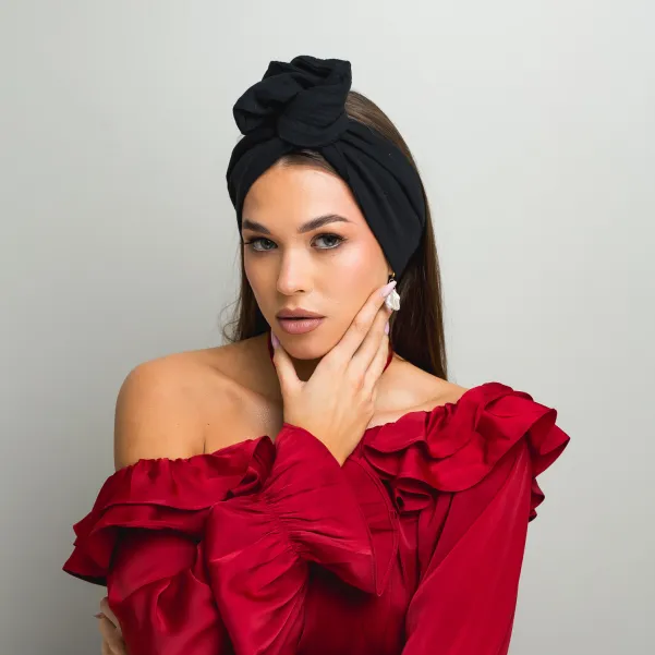 Muślinowa czarna opaska twistband.