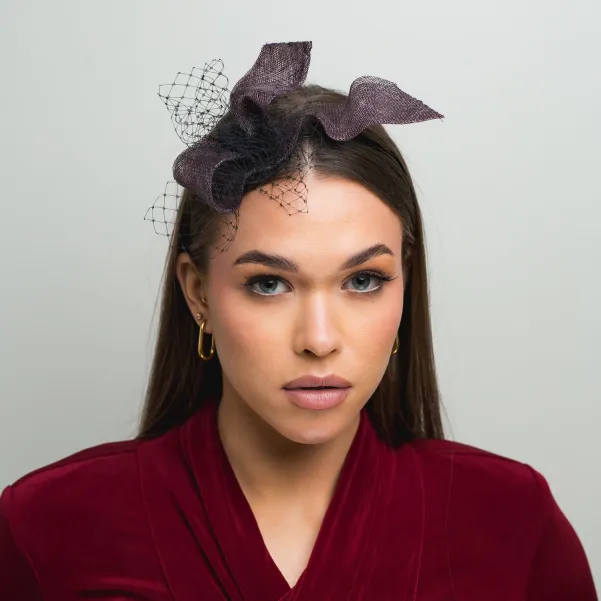 Wytworna ozdoba do włosów nieoczywisty brąz z woalką Wytworna ozdoba do włosów nieoczywisty brąz z woalką