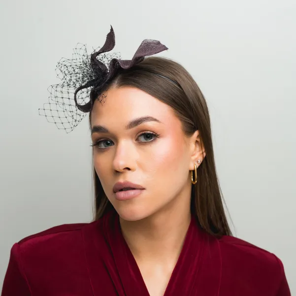 Wytworna ozdoba do włosów nieoczywisty brąz z woalką Wytworna ozdoba do włosów nieoczywisty brąz z woalką