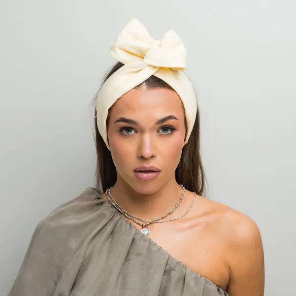 Opaska wiązana do włosów maślana z lnu.