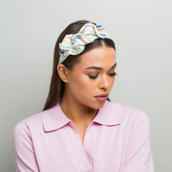 Ozdobna opaska damska kolorowa w paseczki.