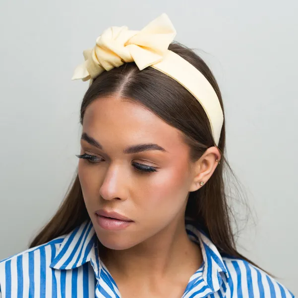 Żółta masełkowa opaska lniana ozdobna.