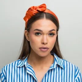 Opaska z kokardką satynowa energetyczna pomarańcza.